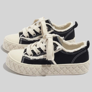 Stylish Lace-up Outdoor Canvas Shoes for Women’s Casual Wear