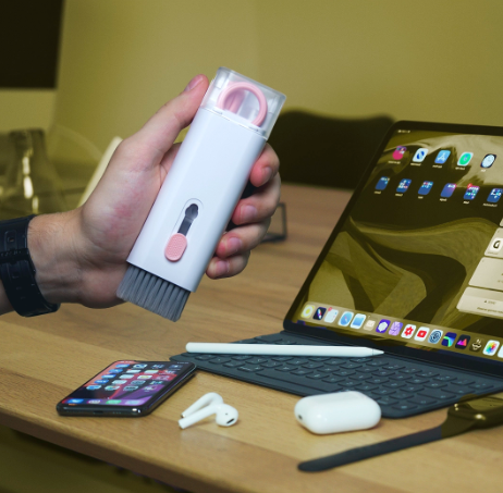 AiO Cleaning Tool iPhone AirPods Laptop iPad Keyboard Camera Cleaning Tool