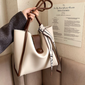 Large capacity spring big bag female 2023 new tide net red foreign flavor shoulder bag texture fashion Tote bag