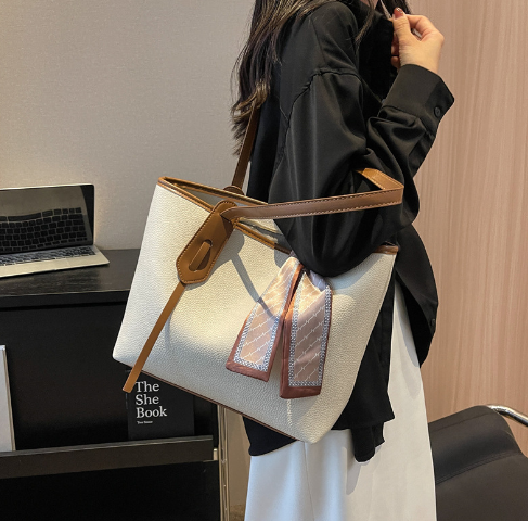 Premium texture bag female large capacity 2023 new spring and summer hundred popular shoulder bag commuter handheld Tote bag