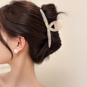 Korean senior sense of acetic acid acrylic scratch clip large female 2023 new temperament coiffure