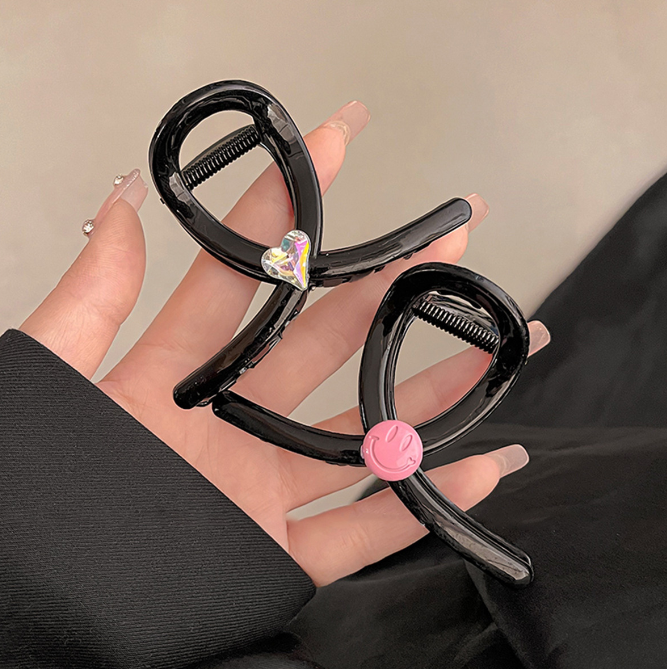 Korean fashion personality senior design sense love plate hair grab clip 2023 new hairpin female back of the head shark clip
