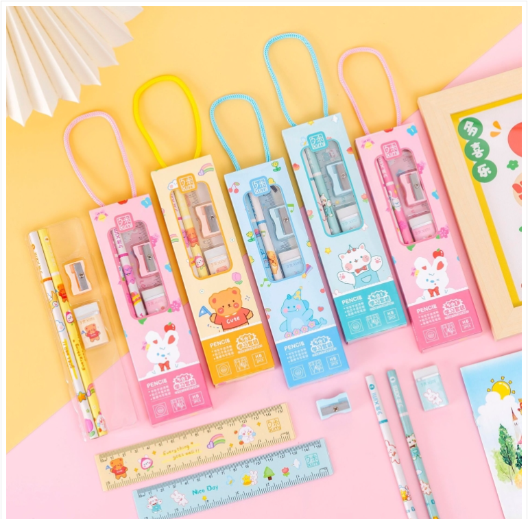 Portable stationery set gift box student prizes (random delivery)