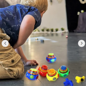 Music Flashing Spinners Toy With Launcher