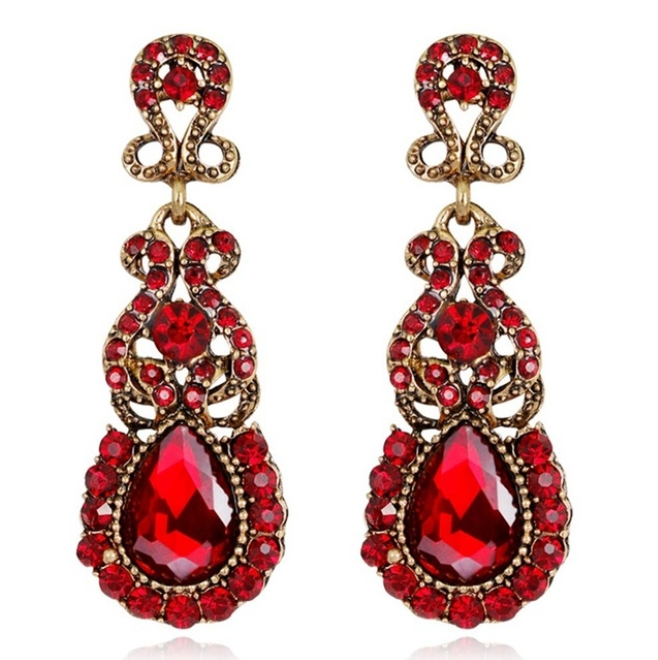 Classic pendant earrings, exaggerated alloy stud earrings, metal color: red