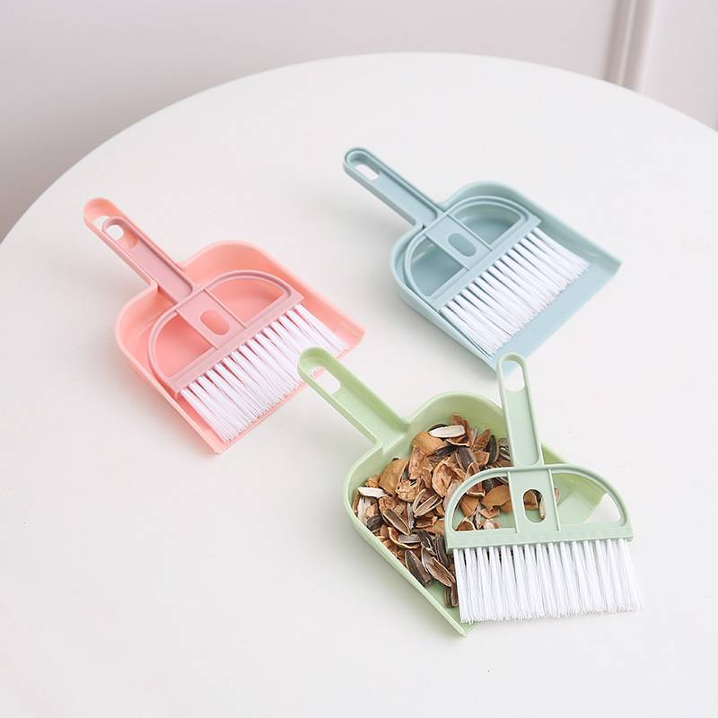 Two-Piece Set Keyboard Brush Small Broom Dustpan Set for Home School Office Clean Brush Mini Desktop Sweep Cleaning Brush