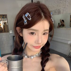 Dopamine Fringe Hair Clip