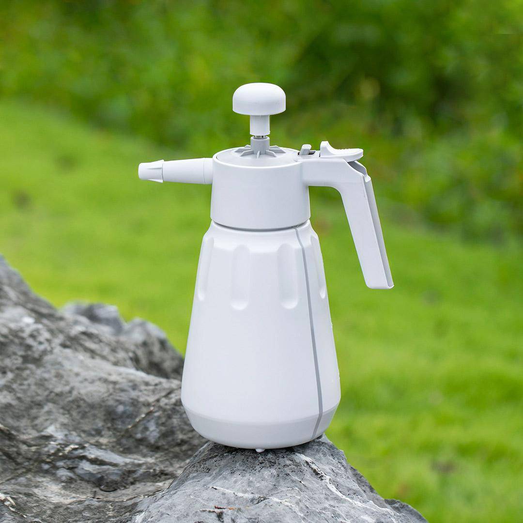 Pneumatic watering sprinklerinkler