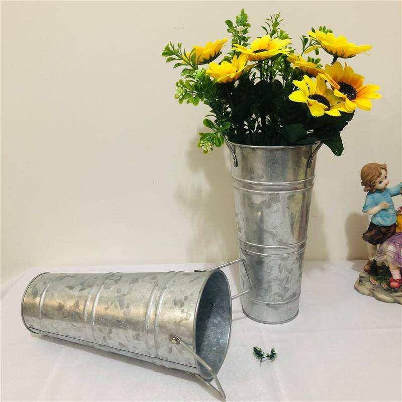 Galvanized sheet iron barrel leak-proof water vase vintage old barrel flower arrangement decorative home furnishings florist display flower barrel