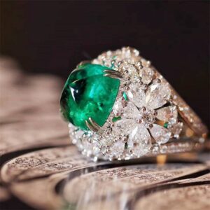 Vintage Rings Classic Emerald Green Zircon Ring Wedding anniversary gift
