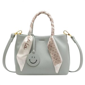 High-end texture fashion simple bag women 2023 new spring and summer popular all-match niche popular one-shoulder Messenger bag