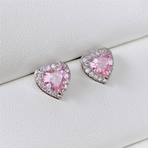 Simple and exquisite women’s lovely earrings with heart-shaped zirconia earrings