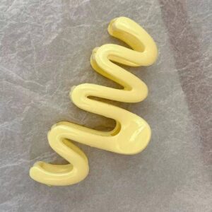 ins cream dopamine wavy line hair clip women’s back of the head dish hair shark clip simple clip manufactor wholesale