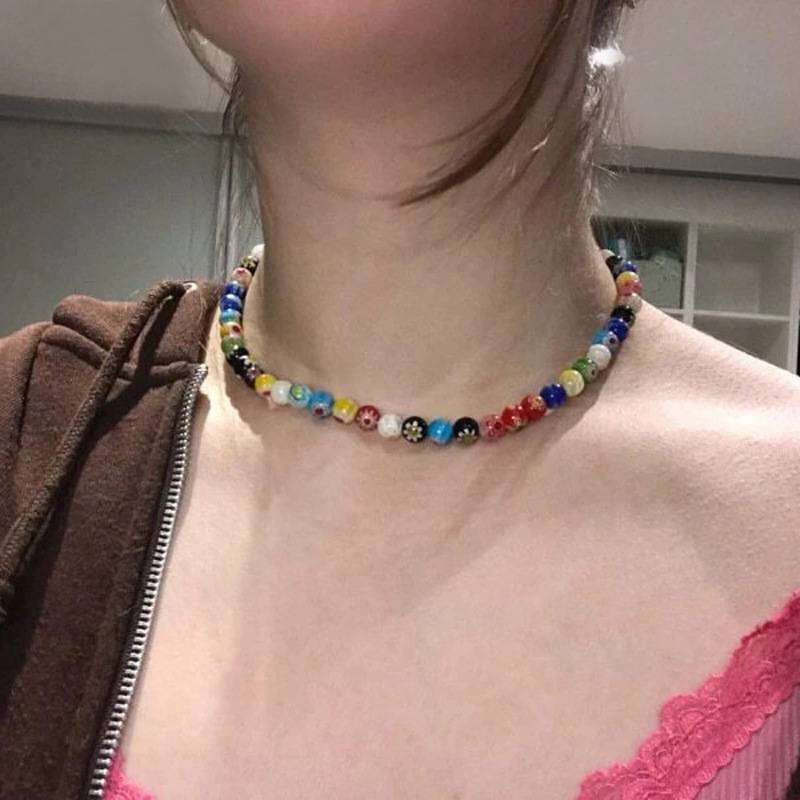 Collarbone chain with colored beads