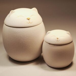 Pet cat urn