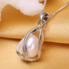 Women’s Fashionable Natural Pearl Pendant Necklace
