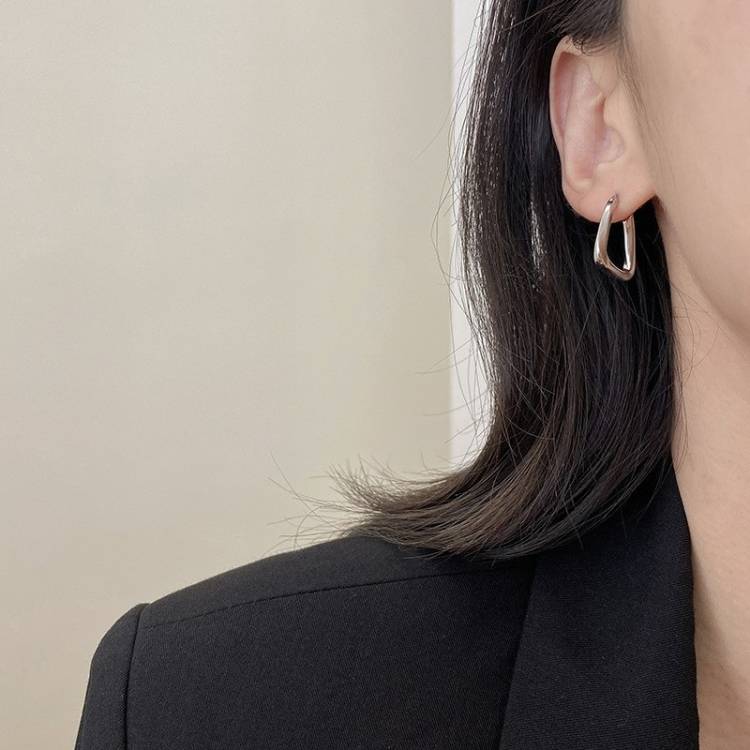 Shell double layered earrings with diamond earrings1