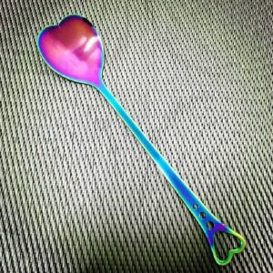2 PCS Stainless Steel Spoon Portable Metal Coffee Teaspoon Creative Love Heart Shaped Wedding Party Gift Dinnerware, Color:Colorful Porous Love